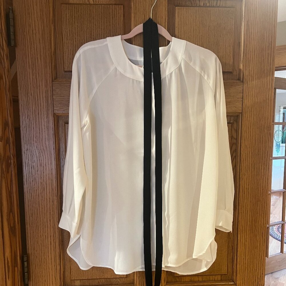 Never Worn!  Cabi Tuxedo Blouse Size Small #3421